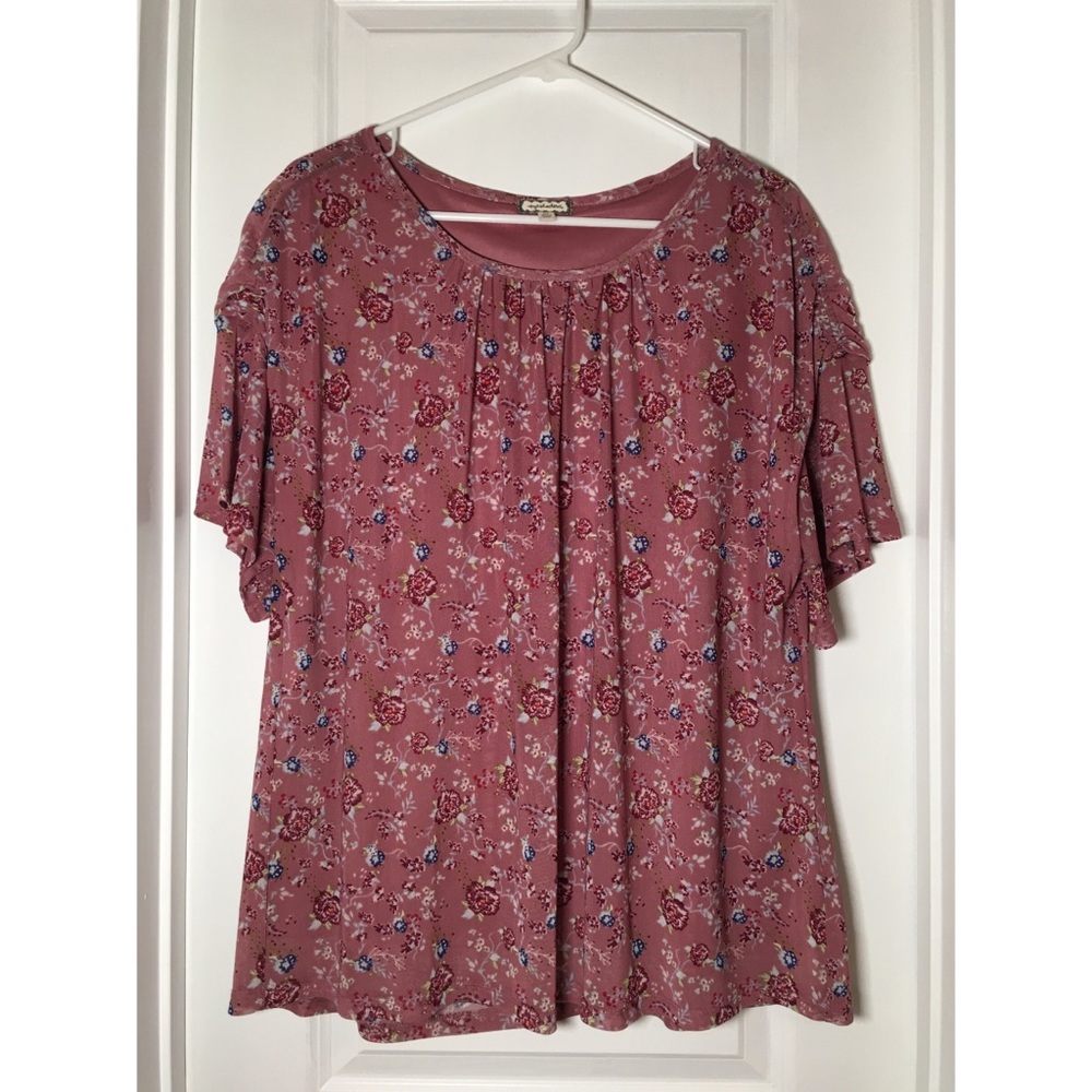 Beautiful Mesh Textured Blouse With Floral Print and Rouched Flowy Short Sleeves